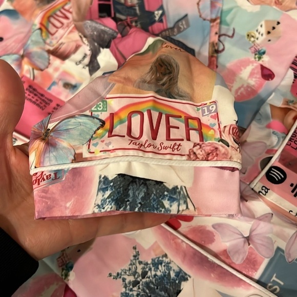 Taylor Swift graphic sleep shirt, fashion buttondown shirt, pink, size M - Picture 7 of 9